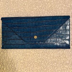 Abas Blue alligator clutch